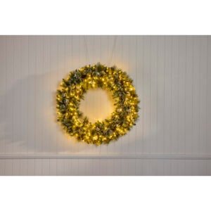 Snow Tipped Pre-Lit Wreath with Berries and Pinecones – Green – 122cm